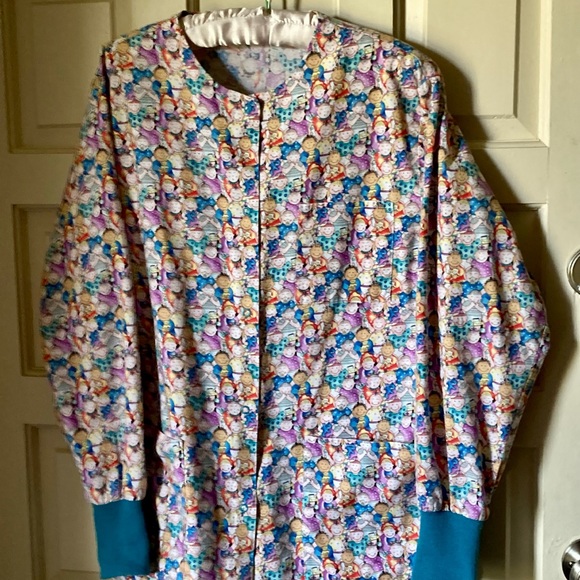 Barco multi print 100% cotton size medium scrub jacket. 3pockets. Teal cuffs. - Picture 6 of 8